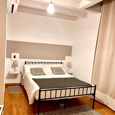 Residenza Serena B&B -Centro Storico Мантуя Экстерьер фото