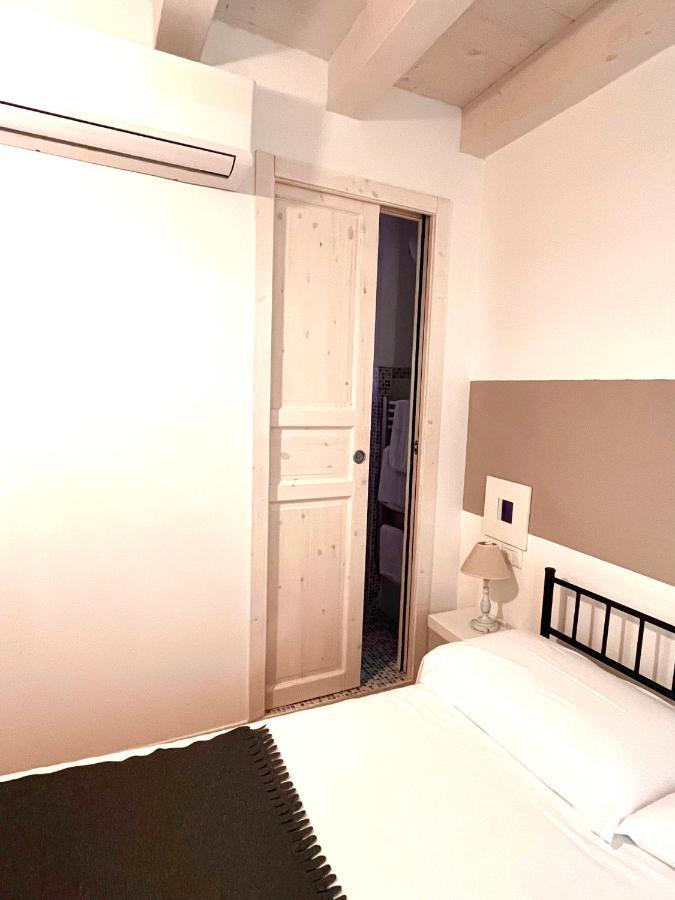 Residenza Serena B&B -Centro Storico Мантуя Экстерьер фото