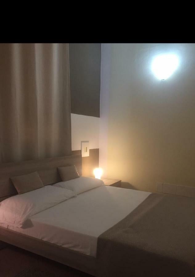 Residenza Serena B&B -Centro Storico Мантуя Экстерьер фото